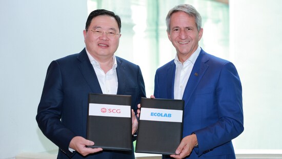 Christophe Beck and Thammasak Sethaudom_CEO Meeting Ecolab SCG